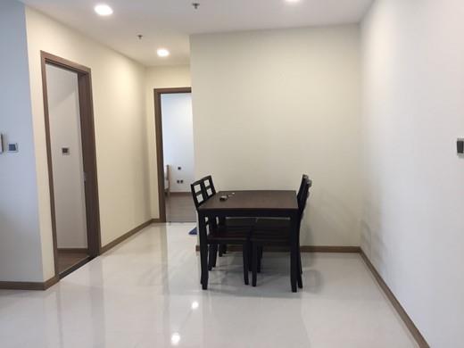 vinhomes central park apartment for rent in binh thanh district hcmc BT105P392 (2)